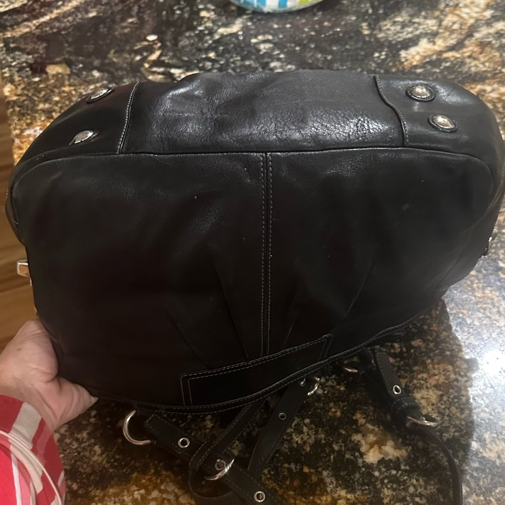 Coach Black Leather Gallery Bag - Picture 5 of 15
